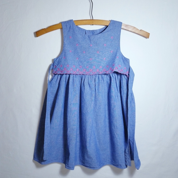 Good Lad Blue Denim Style Summer Dress w/Pink Embroidered Stars Girls Sz 4T EUC - Picture 3 of 8